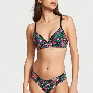 Black Roses In The Garden Smooth Logo Strap Lightly Lined Non Wired T-Shirt Bra